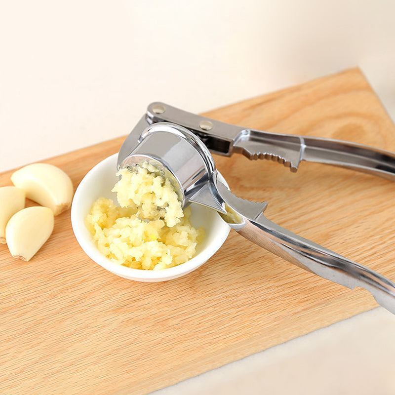 2-in-1 Garlic Press with Nutcracker