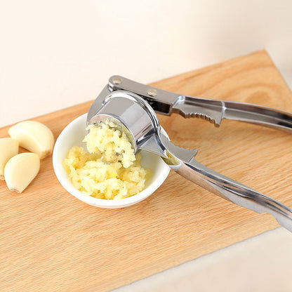 2-in-1 Garlic Press with Nutcracker